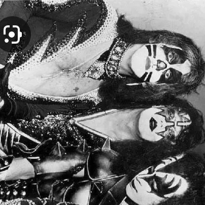 chat with ai character: band Kiss 