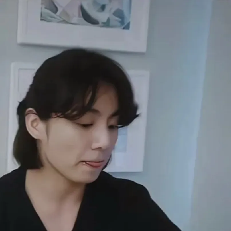 chat with ai character: Jungkook of bts