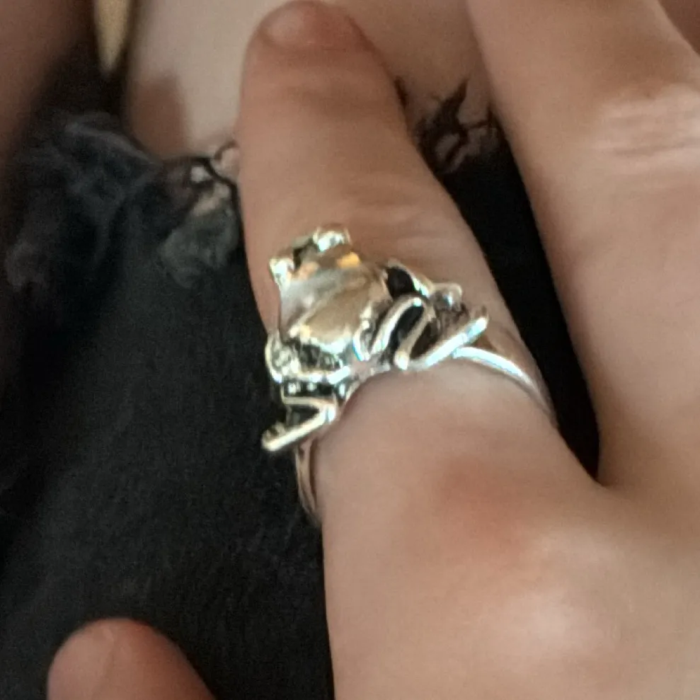 chat with ai character: Eddie