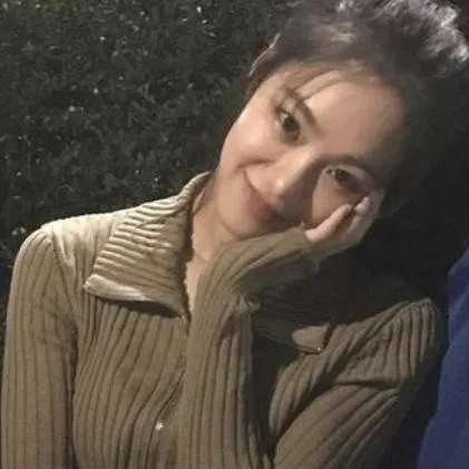 chat with ai character: Amy