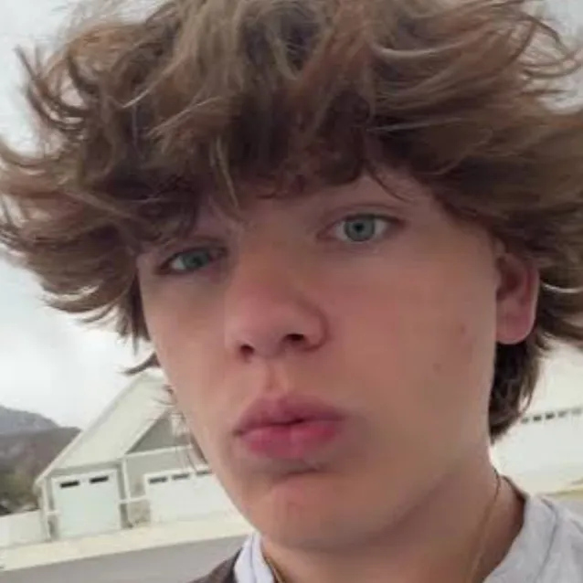 chat with ai character: Luke Nelson 