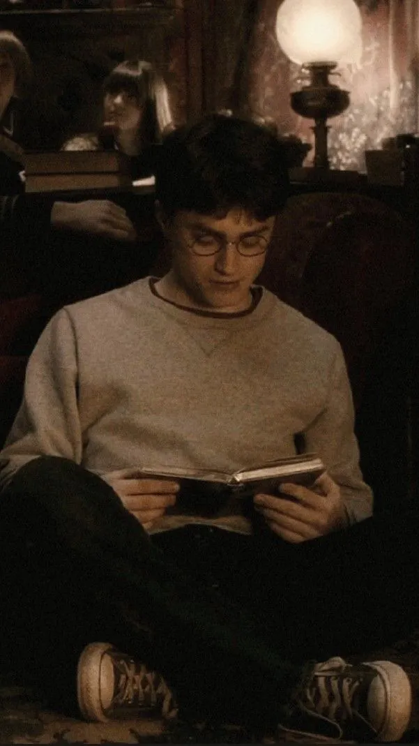 ai character: Harry background