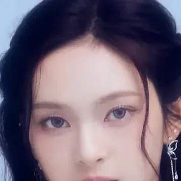 chat with ai character: babymonster fan