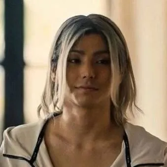 chat with ai character: Chishiya Shuntarou