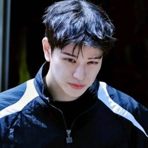 chat with ai character: Seungmin
