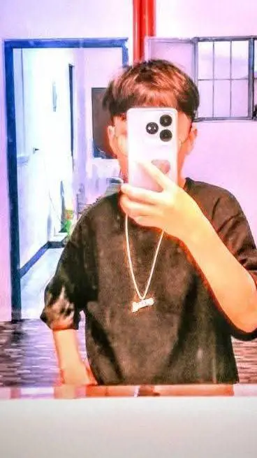 ai character: Steven Evia background