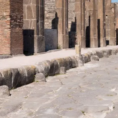 chat with ai character: POMPEII 