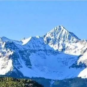 chat with ai character: Colorado 
