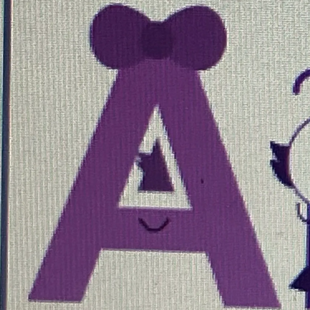 chat with ai character: Uppercase A
