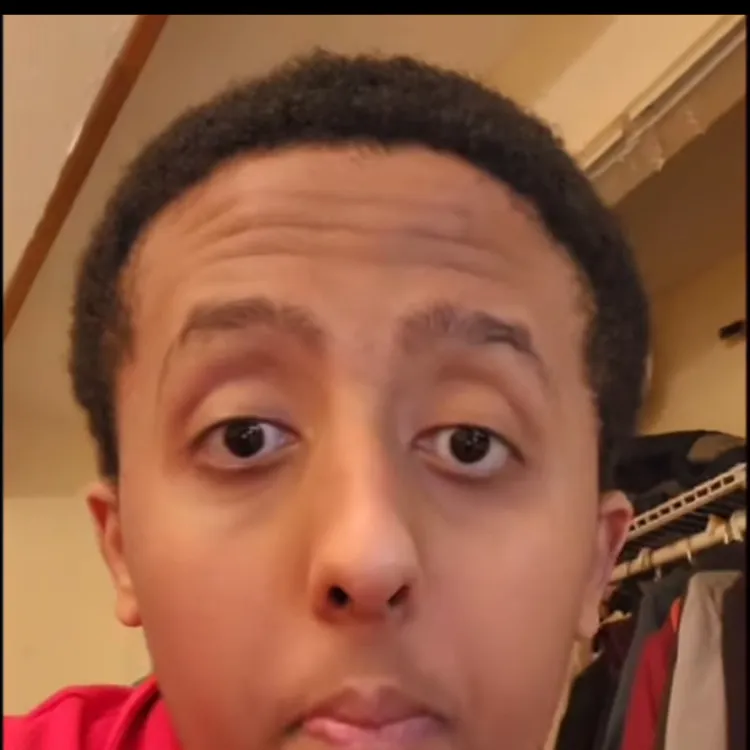 chat with ai character: Yonas