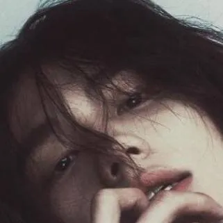 chat with ai character: Hyunjin
