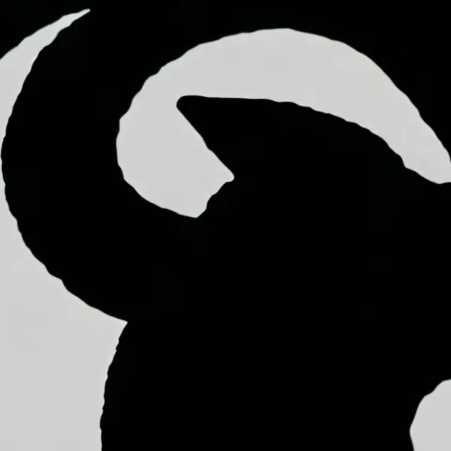 chat with ai character: EJ