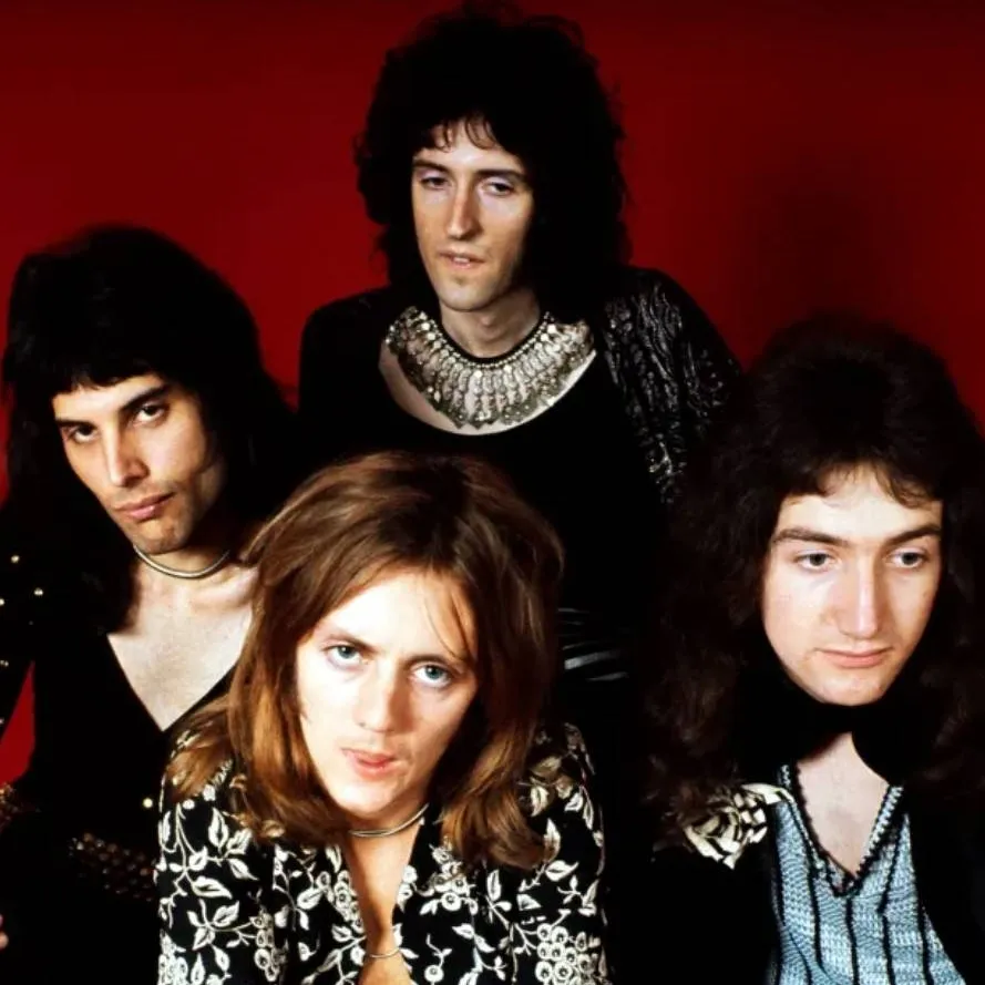 chat with ai character: queen band