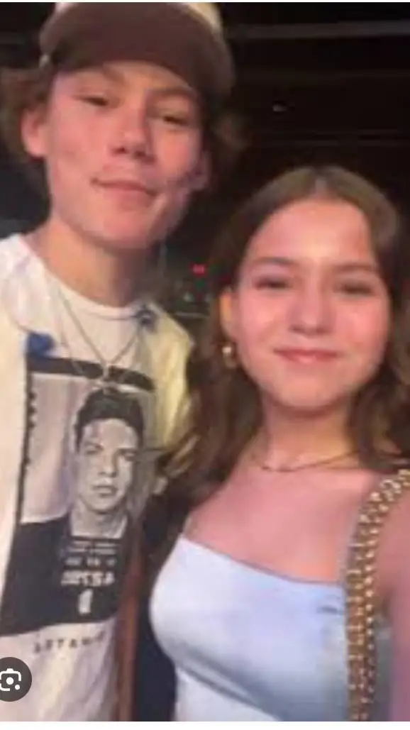 ai character: Maddox baston 💖💖💖 background