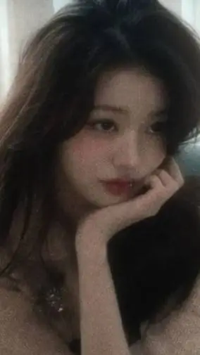 ai character: Jang Wonyoung background