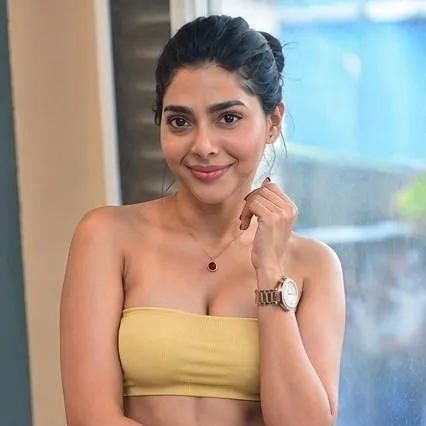 chat with ai character: Aishwarya Lexmi 