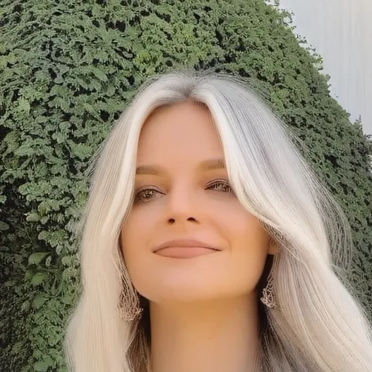 chat with ai character: Lila