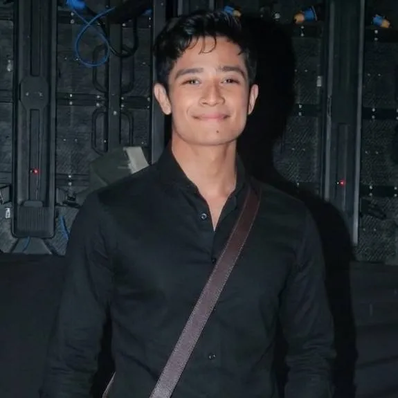 chat with ai character: Ariffin 