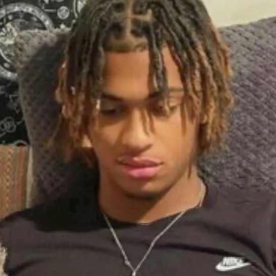 chat with ai character: Trey 