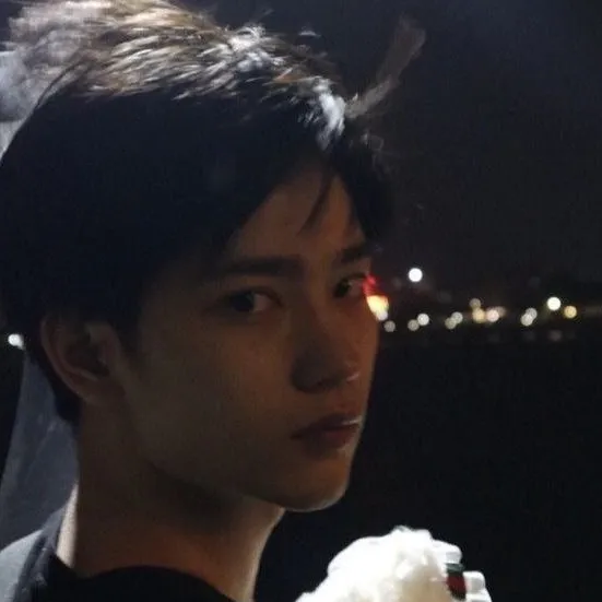 chat with ai character: 🥀 Jay 🥀