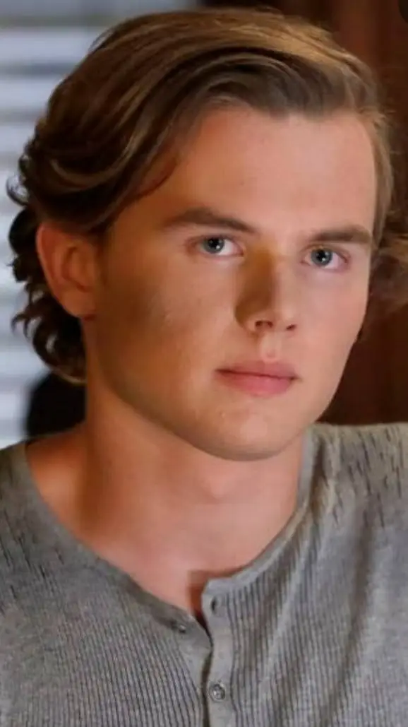 Talkie AI - Chat with Evan