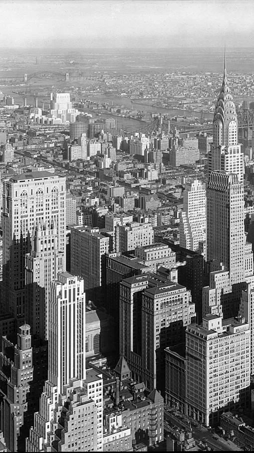chat with ai character: 1930s New York