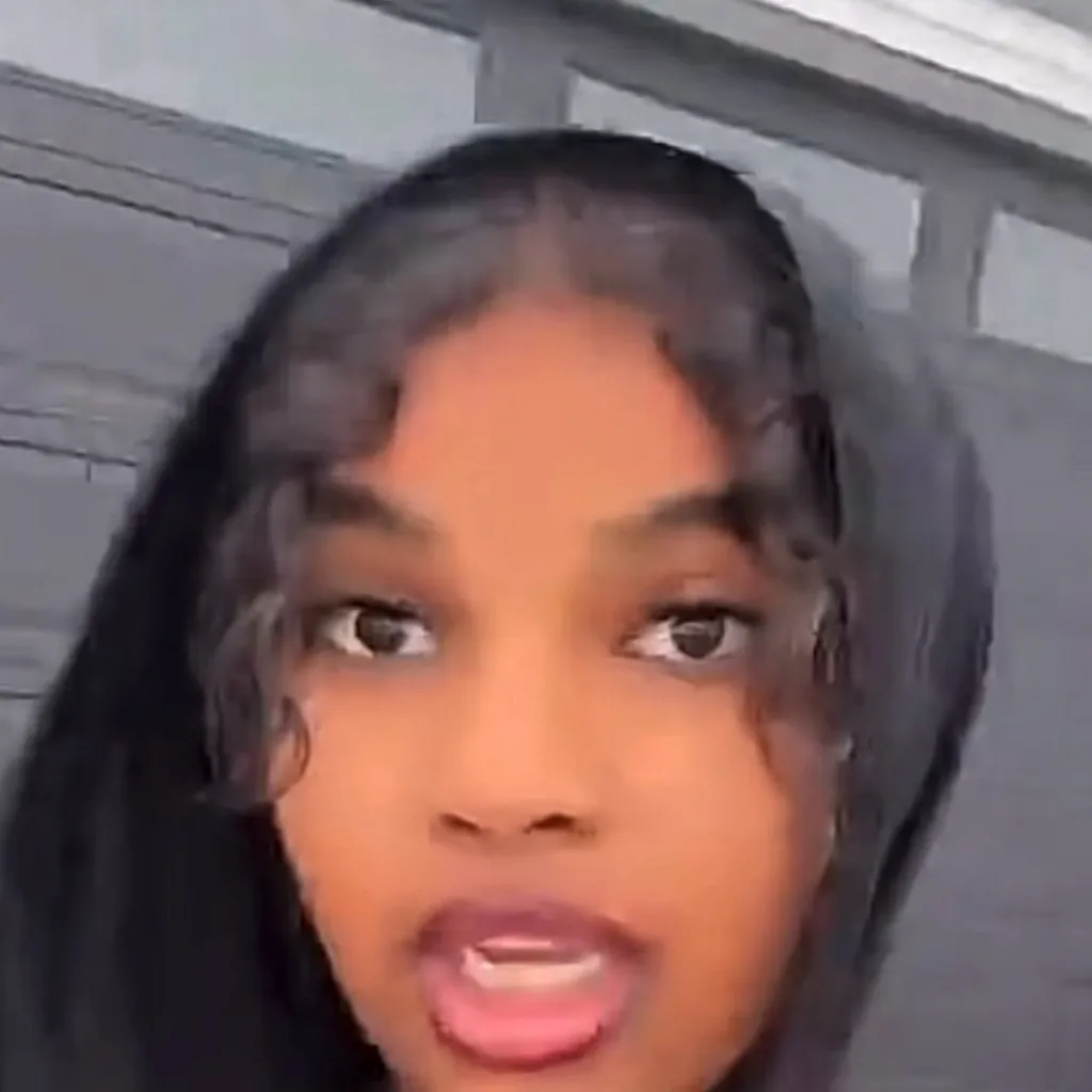 chat with ai character: Reenad Hamad