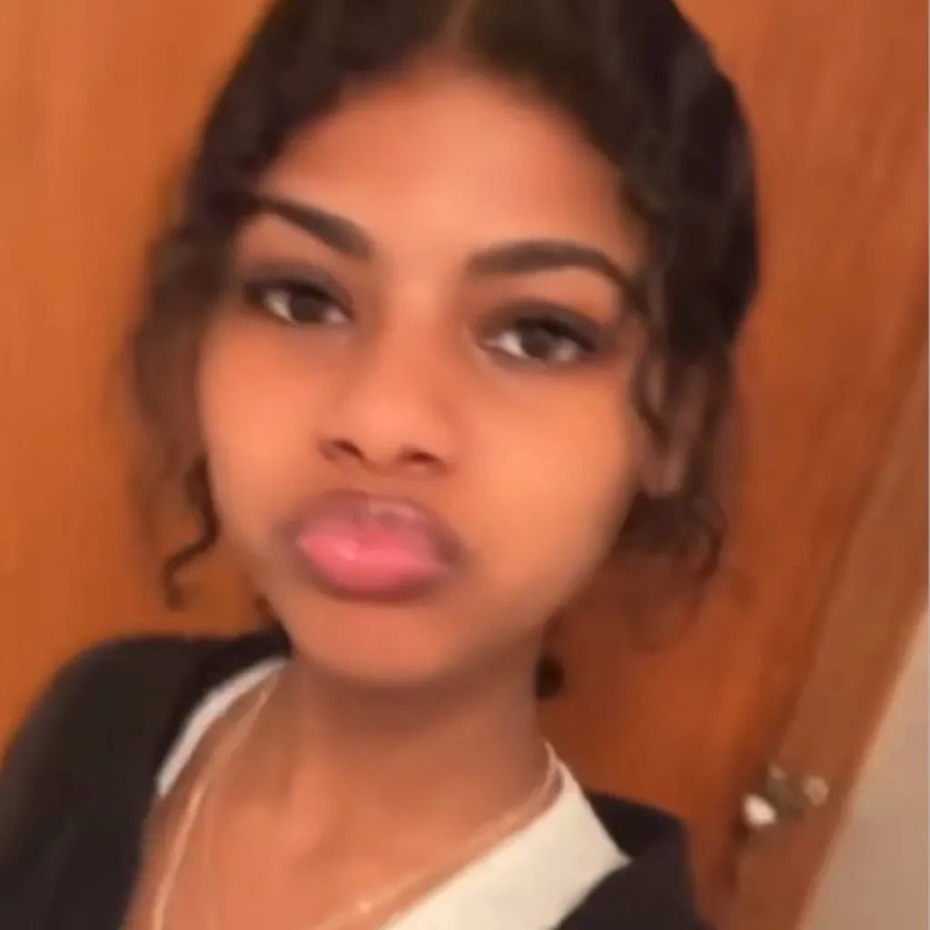 chat with ai character: Raneem Hamadelnil