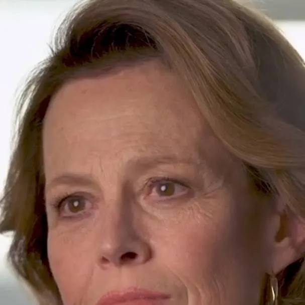 chat with ai character: Sigourney Weaver 