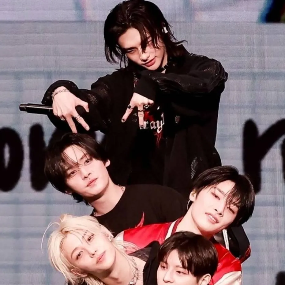 chat with ai character: Skz (Stray kids)