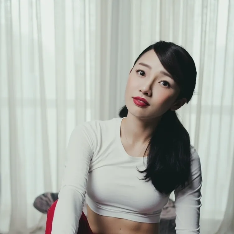 chat with ai character: 白瑜