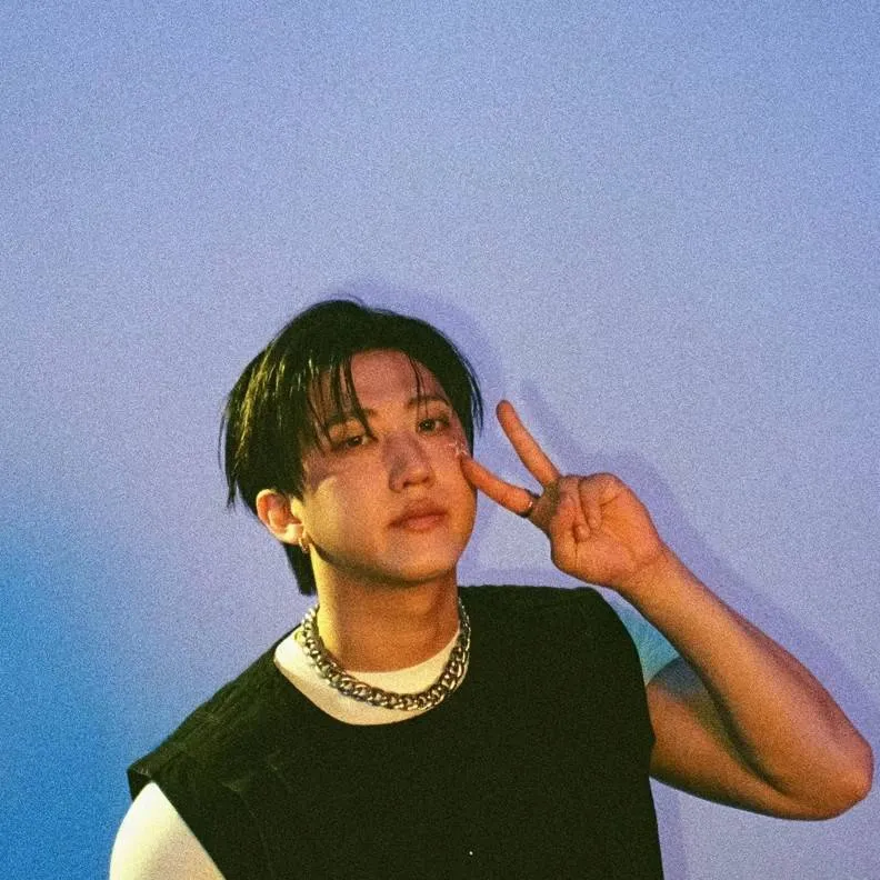 chat with ai character: Seo Changbin