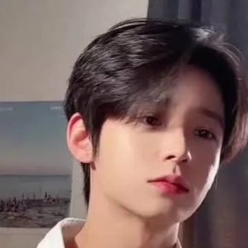 chat with ai character: Kim lee