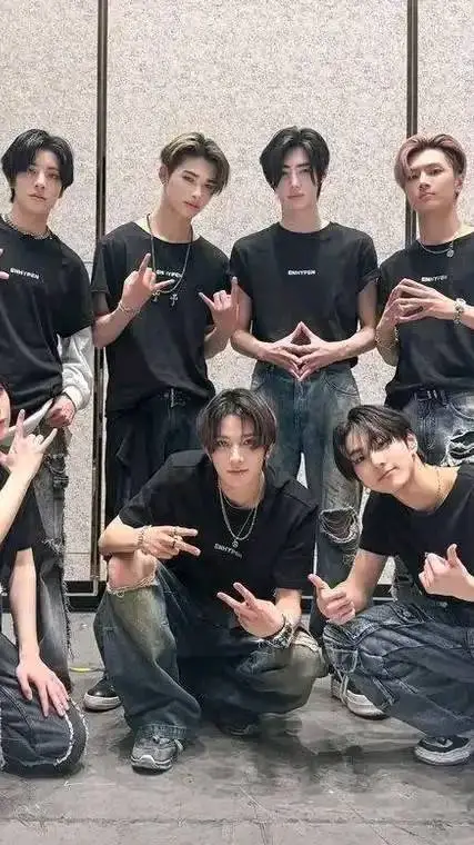 ai character: Enhypen background