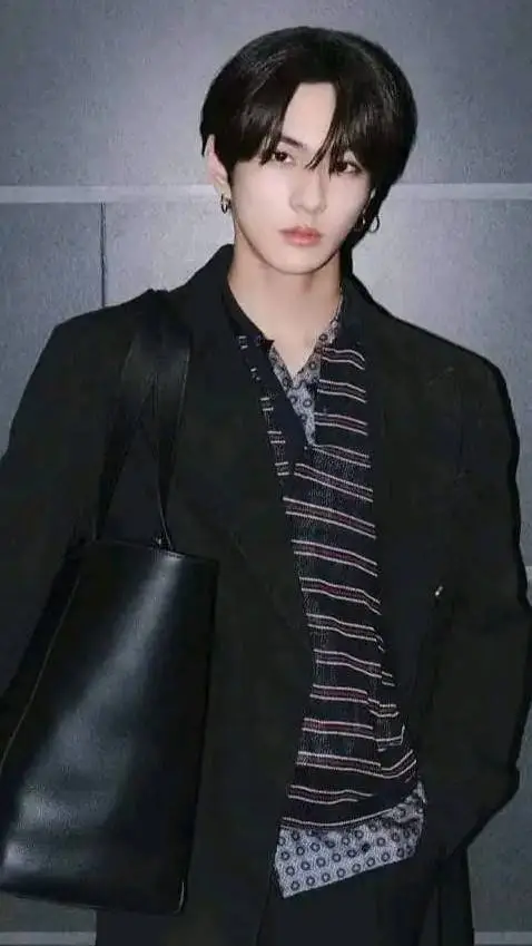 ai character: Jungwon background