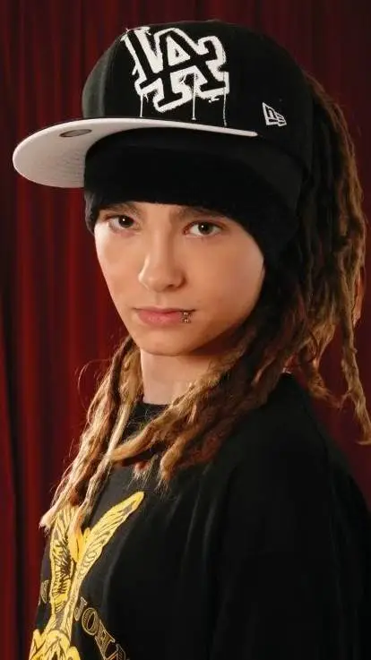 ai character: tom Kaulitz background