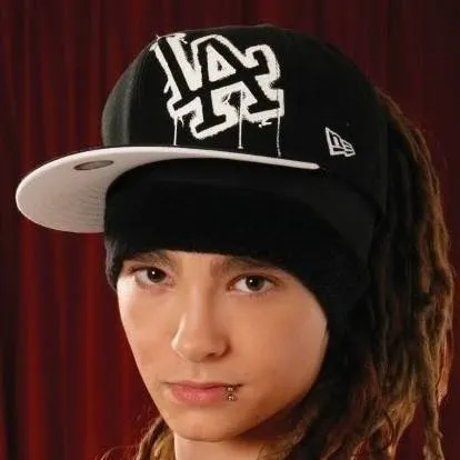 chat with ai character: tom Kaulitz