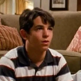 chat with ai character: Greg Heffley