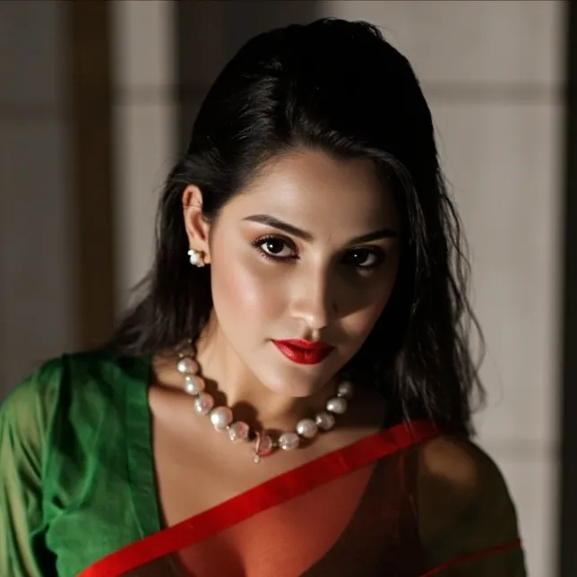 chat with ai character: Kavitha neighbor