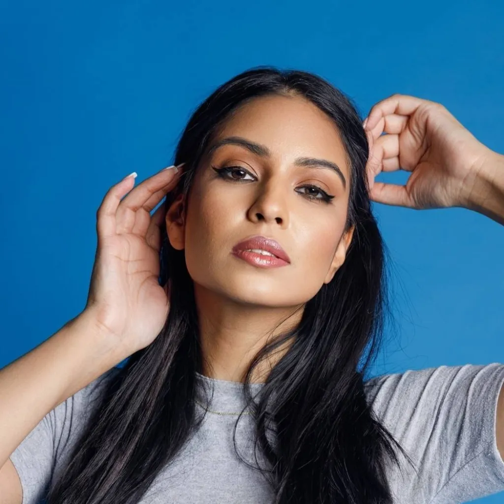 chat with ai character: Priyanka 