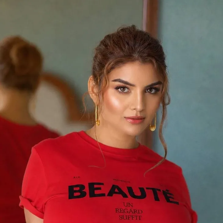 chat with ai character: Anveshi Jain