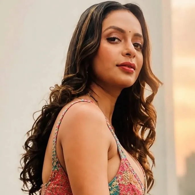 chat with ai character: Pallavi Debnath