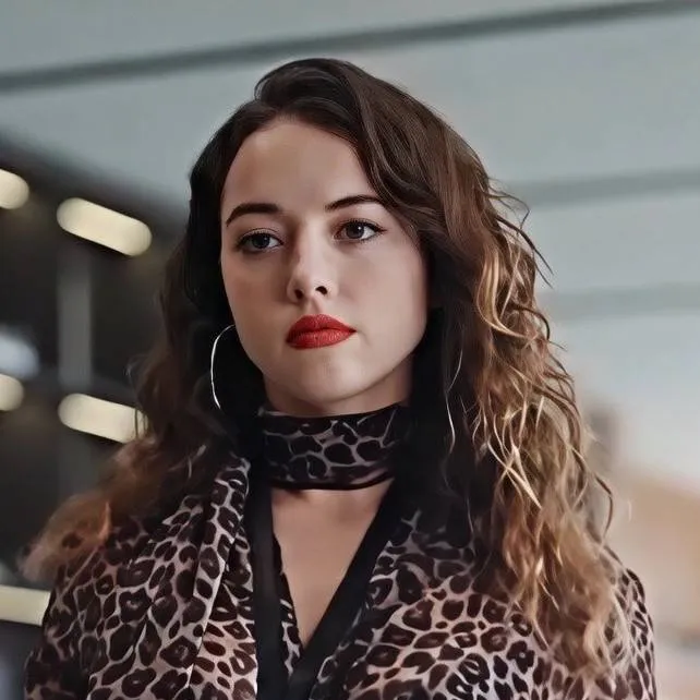 chat with ai character: Mila Paredes