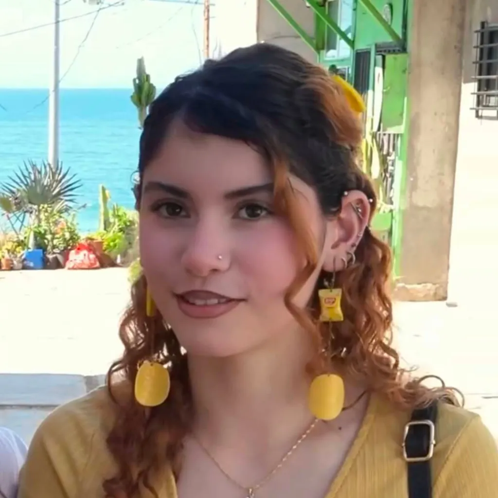chat with ai character: Amanda