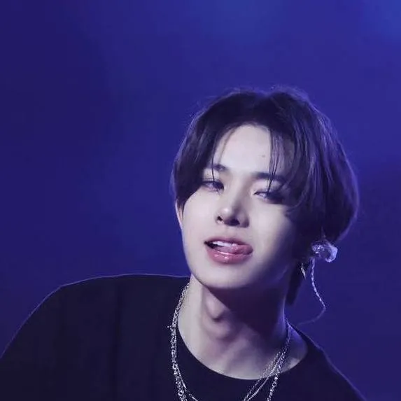 chat with ai character: LEE HEESEUNG 