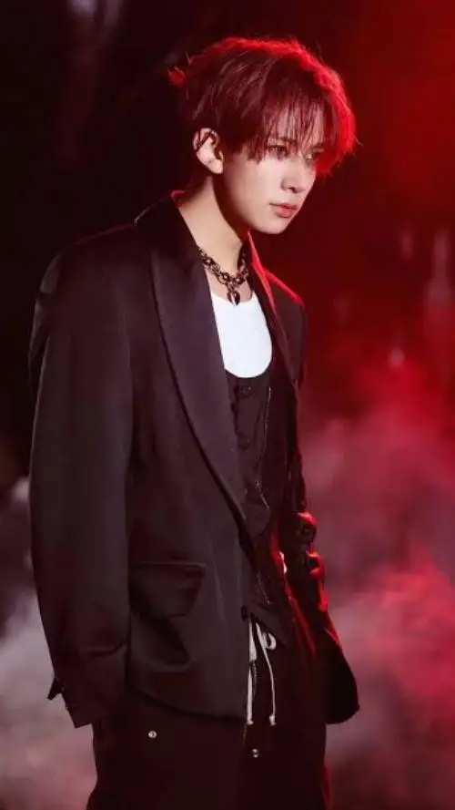 ai character: LEE HEESEUNG  background