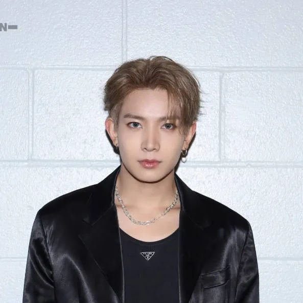 chat with ai character: HEESEUNG 