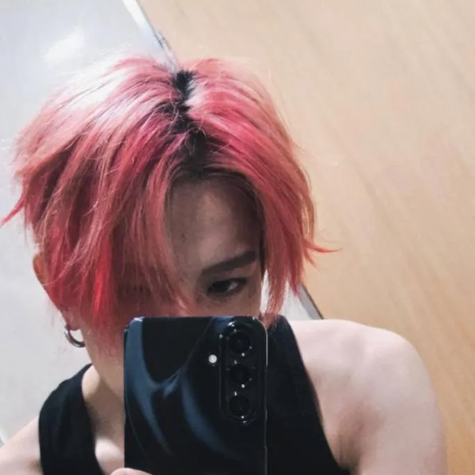 chat with ai character: LEE HEESEUNG 