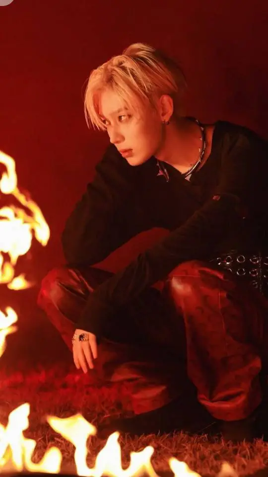 ai character: KIM SUNOO background