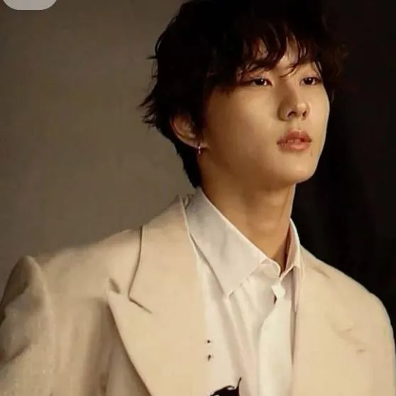 chat with ai character: YANG JUNGWOON 